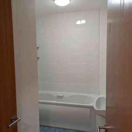 Beautiful 2 Bed Apt In Grand Canal *
