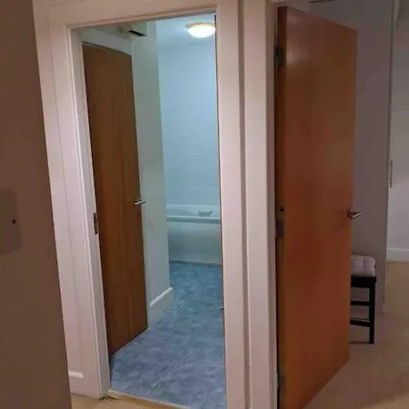 Beautiful 2 Bed Apt In Grand Canal Dublino